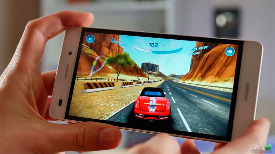 Приятно скоротать время за игрой на смартфоне