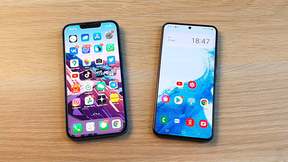 IPHONE 13 protiv SAMSUNG GALAXY S22 sravnenie topov jetogo goda