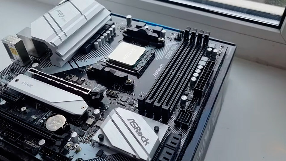 Zhidkij metall, v chjom preimushhestvo