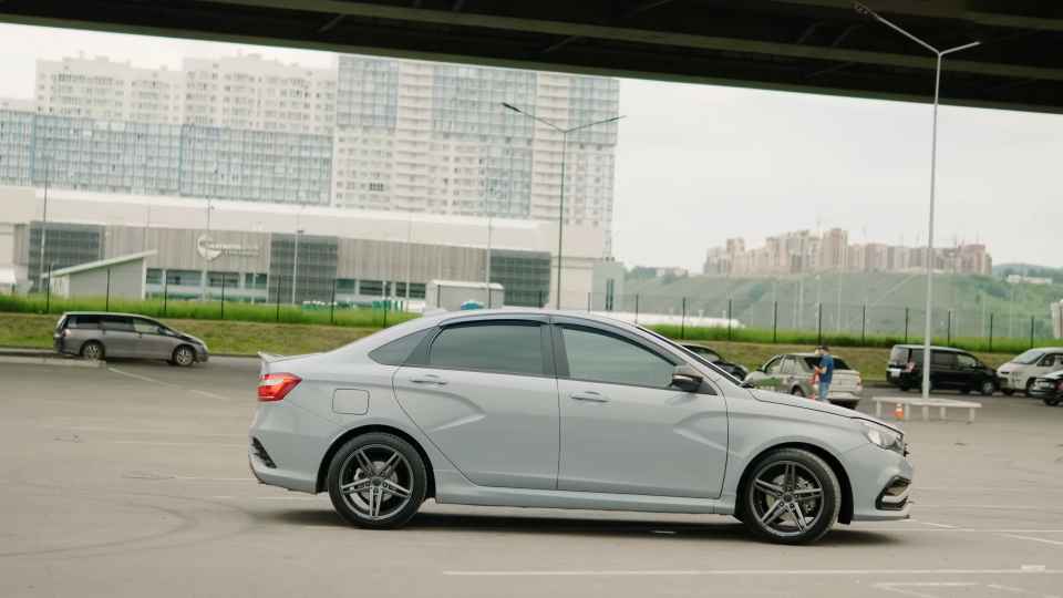 LADA VESTA SPORT obshhij vid sboku