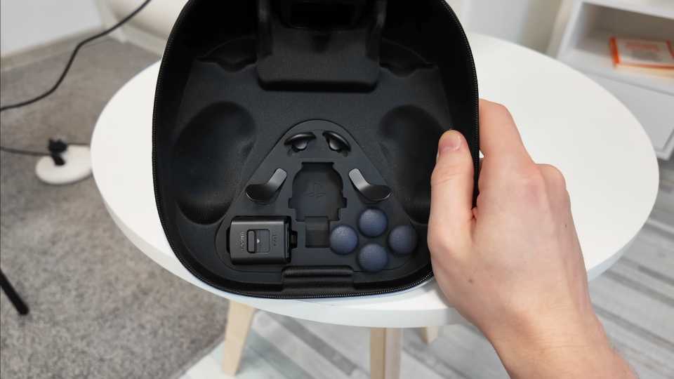 u takogo professional'nogo gejmpada ochen' mnogo interesnyh funkcij