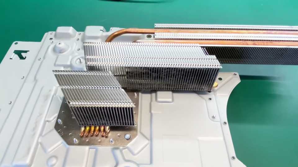 pochistit' to ego mozhno pylesosom bez polnoj razborki konsoli