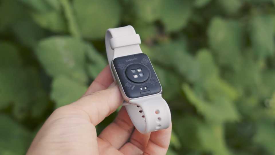 Xiaomi SmartBand 10 Pro krepkoe obnovlenie
